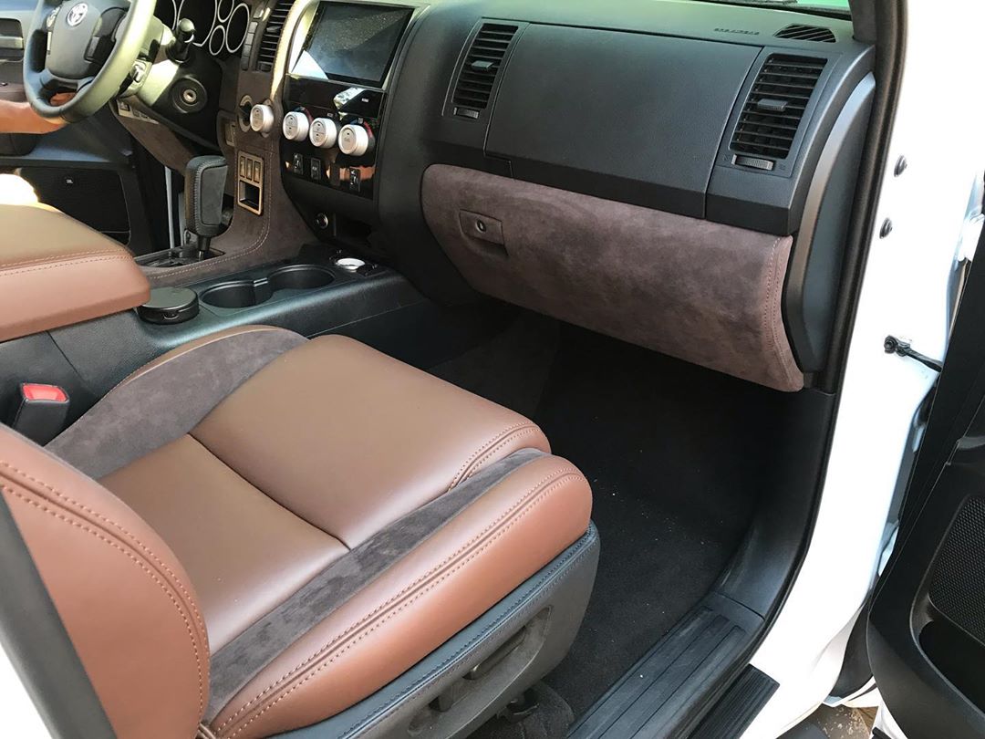 Перетяжка Салона Toyota Tundra · Автоателье в Одессе