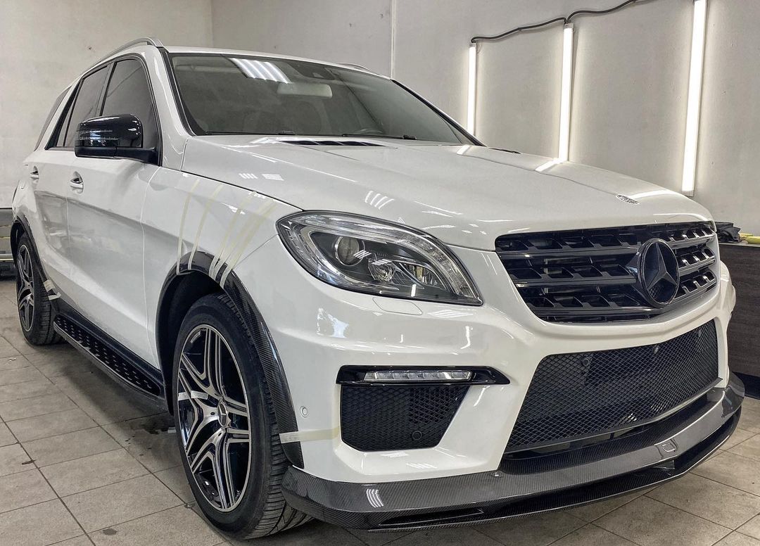Карбоновий обвіс Mercedes-Benz ML63