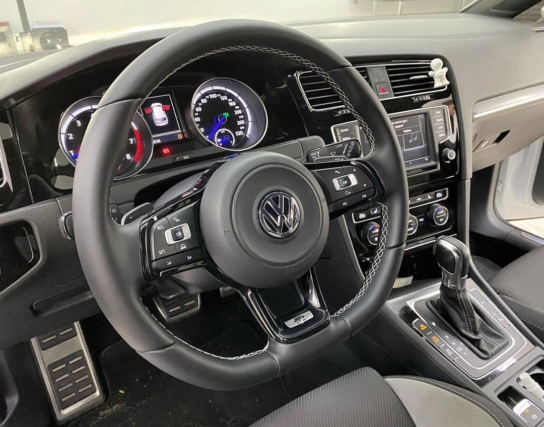 Перетяжка керма VW Golf R