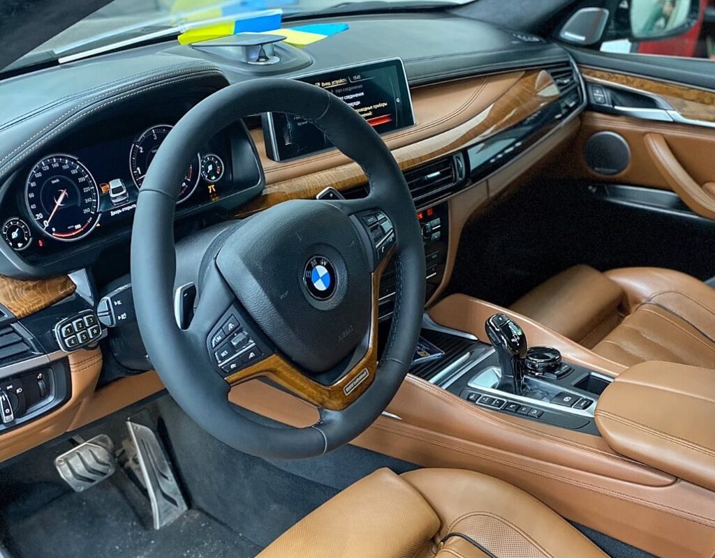 Перетяжка керма BMW X6 F16