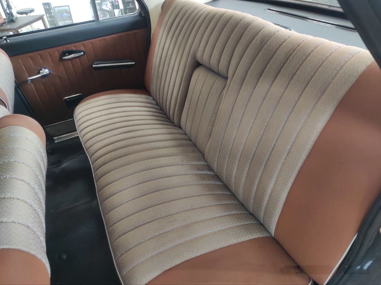 Перетяжка салона ГАЗ-24-10 «Волга»