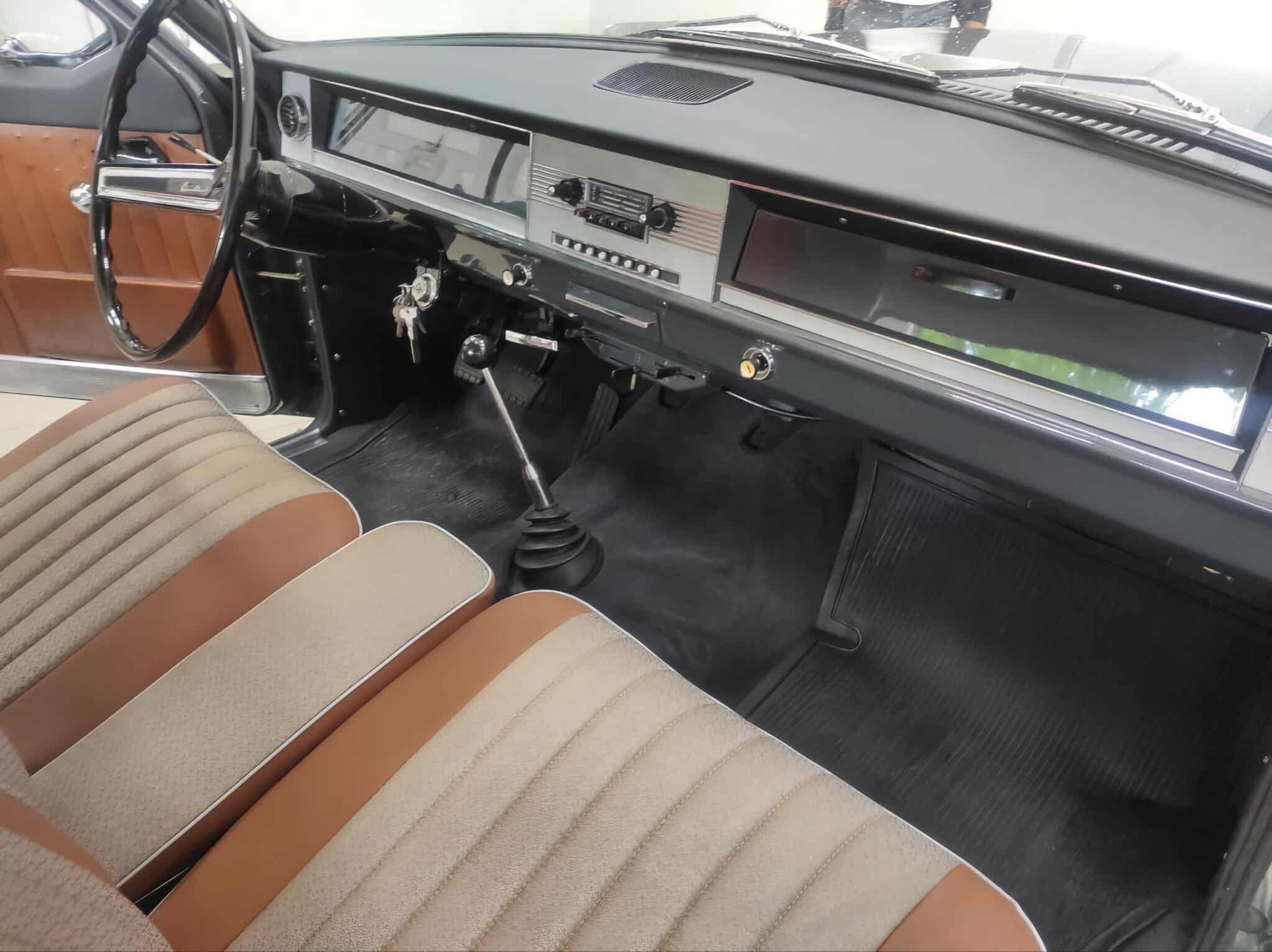 Перетяжка салону ГАЗ-24-10 "Волга"