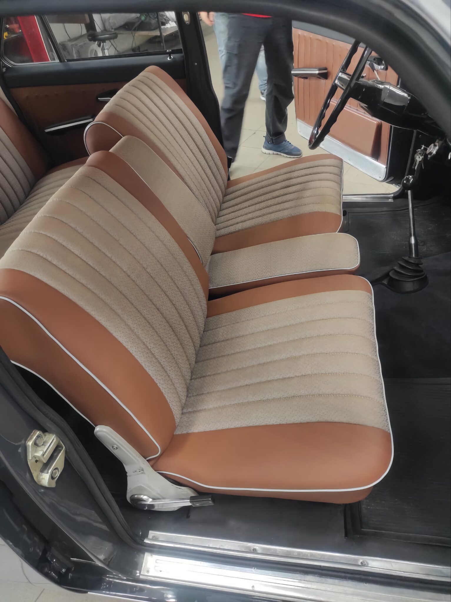 Перетяжка салону ГАЗ-24-10 "Волга"