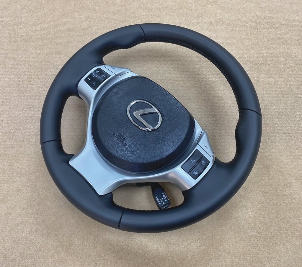 Перетяжка керма Lexus CT200h