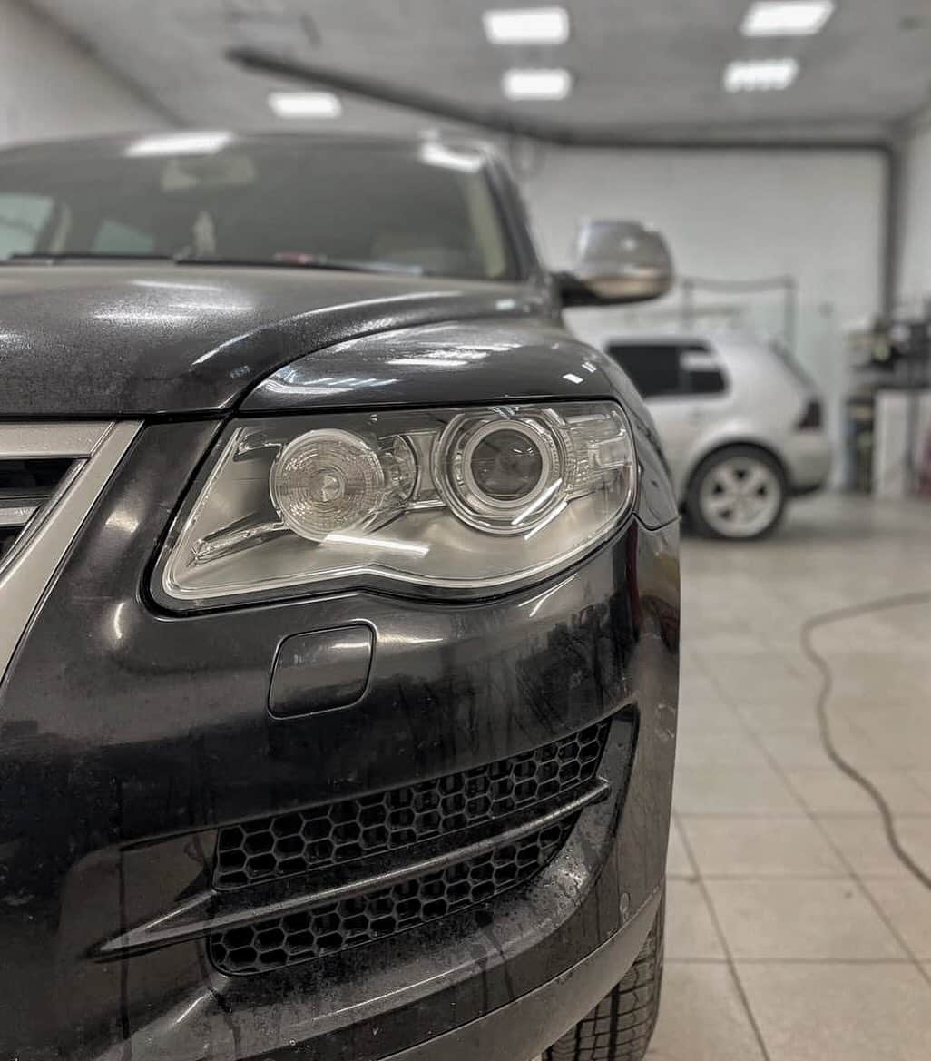 Встановлення Bi-LED лінз у фари Volkswagen Touareg