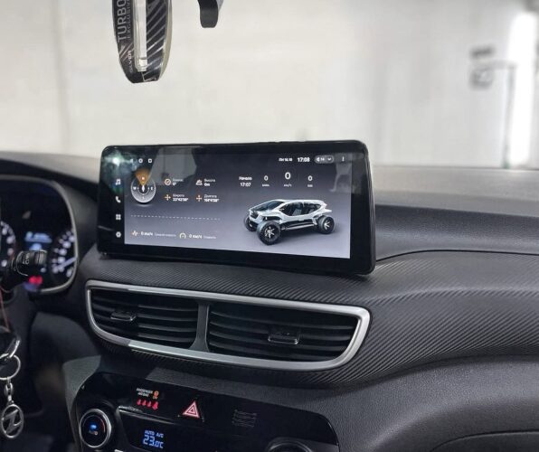 Встановлення мультимедійної системи на Hyundai Tucson