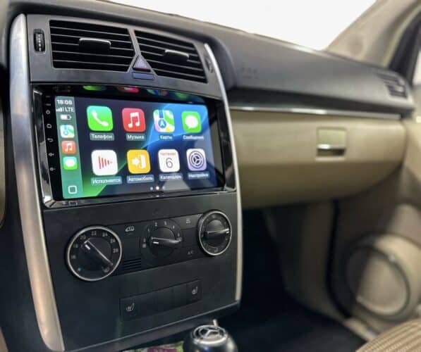 Установка мультимедийной системы в Mercedes B-Class