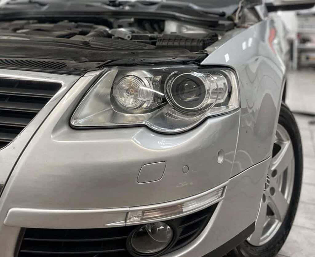 Встановлення Bi LED лінз у фари Volkswagen Passat B6